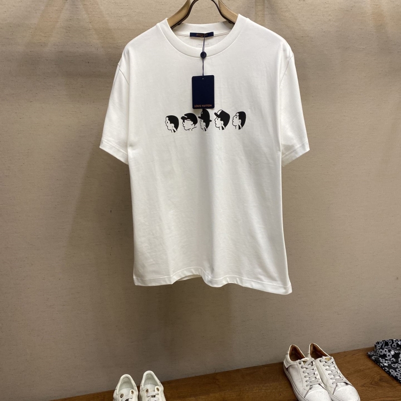 l0vis Vvtt0n shirt